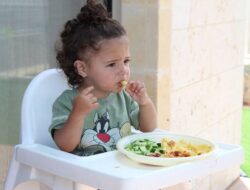 Cara Mengatasi Sulit Makan pada Anak dengan Pendekatan Psikologis Menurut IDI Biak Numfor