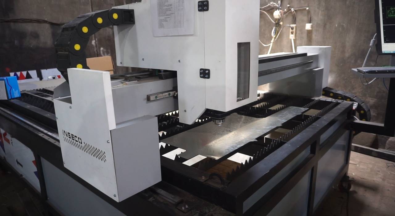 Mesin laser cutting harga terbaik & termurah.