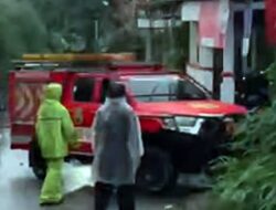 Hujan Deras Disertai Angin Kencang Terjang Babakan Cianjur Ngamprah KBB, Sejumlah Rumah Rusak dan Akses Transportasi Terganggu