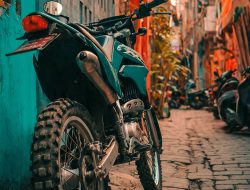 Sayang Motor Mahal tapi Parkir di Gang Sempit? Hati-hati Bodi Baret, Bro!